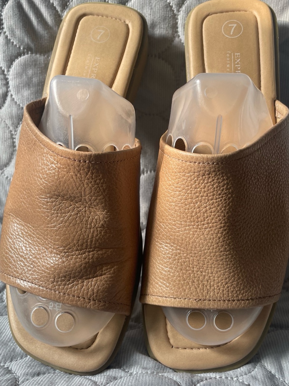 Expressions Tan Pebbled Leather Open-Toe Mules